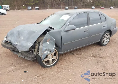 2000 Nissan Altima Gle/Gxe/Se/Xe z USA, uszkodzony, nr VIN 1N4DL01D2YC224073